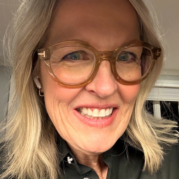 Meet your Posher, Brenda - Picture 1 of 1